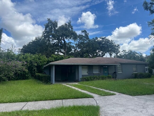 Building Photo - Three Bedroom One Bath - Southside Lakeland
