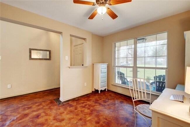 Building Photo - 15207 Ora Ln