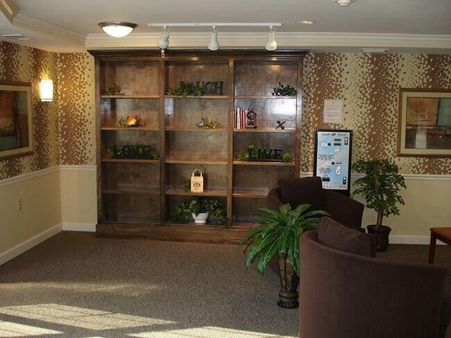 Building Photo - 5861 Roche Dr