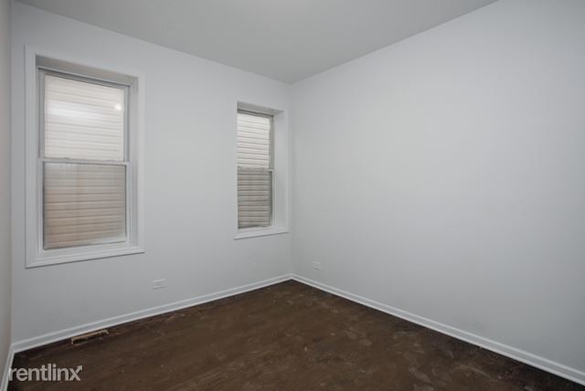 Building Photo - 1 br, 1 bath Apartment - 1117 W 18th Pl