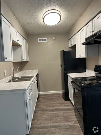 Building Photo - 5607 S Peoria Ave