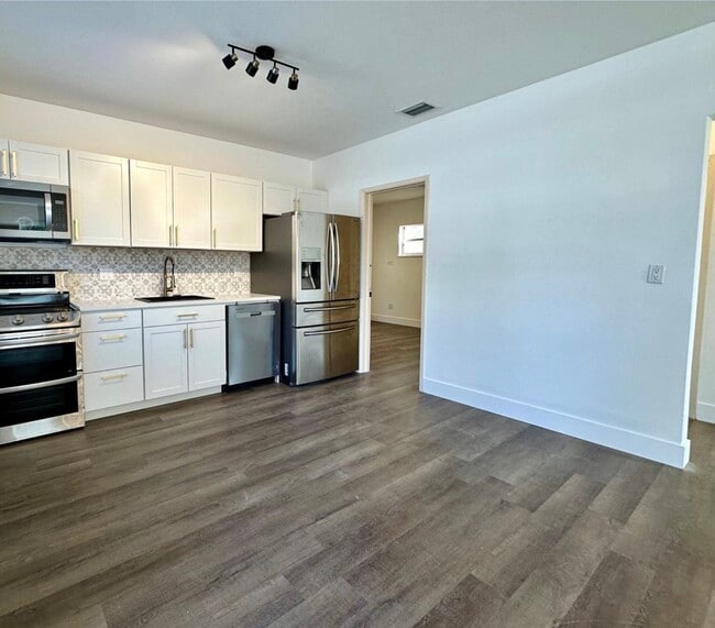 Foto del edificio - 1788 NE 169th St