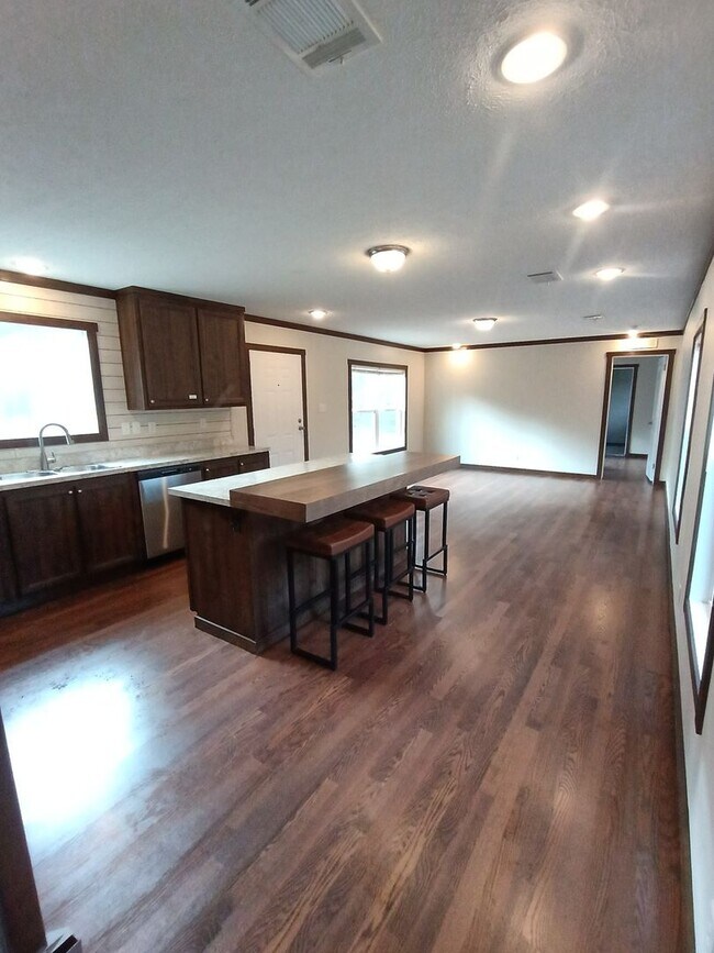 Foto del edificio - 785 Sandridge Rd