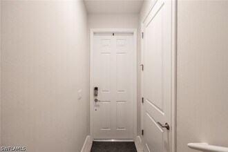 Building Photo - 2555 Seychelles Dr