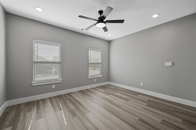 Building Photo - 527 W Walker St