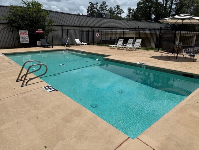 Foto del edificio - Georgetown Village Apartments