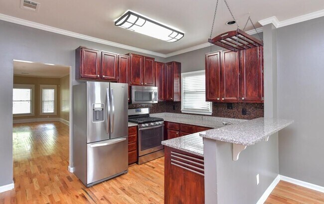 Foto del edificio - 371 Woodward Ave SE