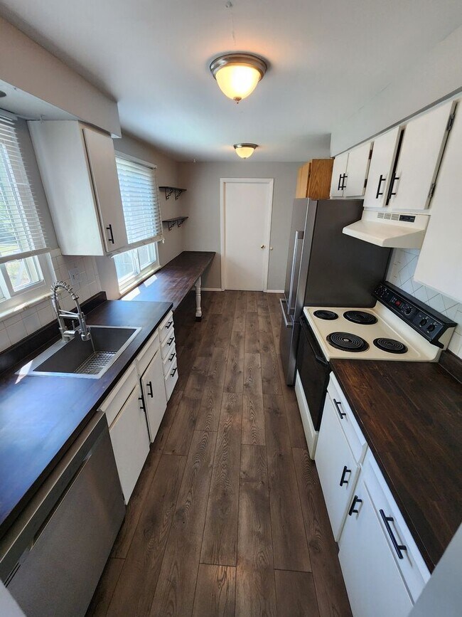 Foto del edificio - Beautiful Townhome
