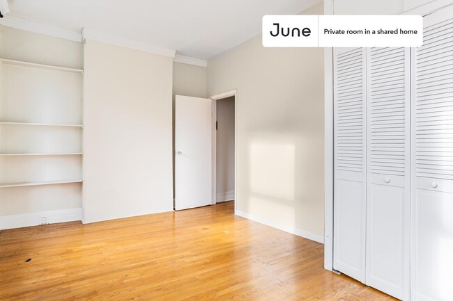 Building Photo - Private bedroom in 4 bed/1 bath Home