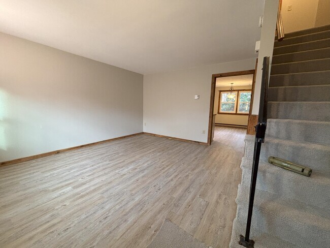 Sala de estar - 2 Linda Ln