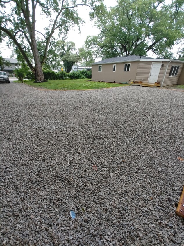 Building Photo - 145 N Sylvan Ave