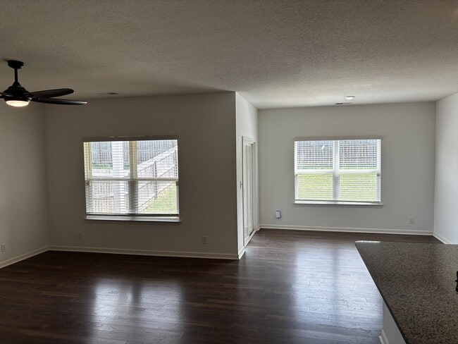 Building Photo - 2732 Minuteman Ln