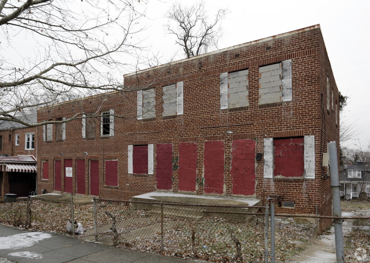 Building Photo - 1648 V St SE