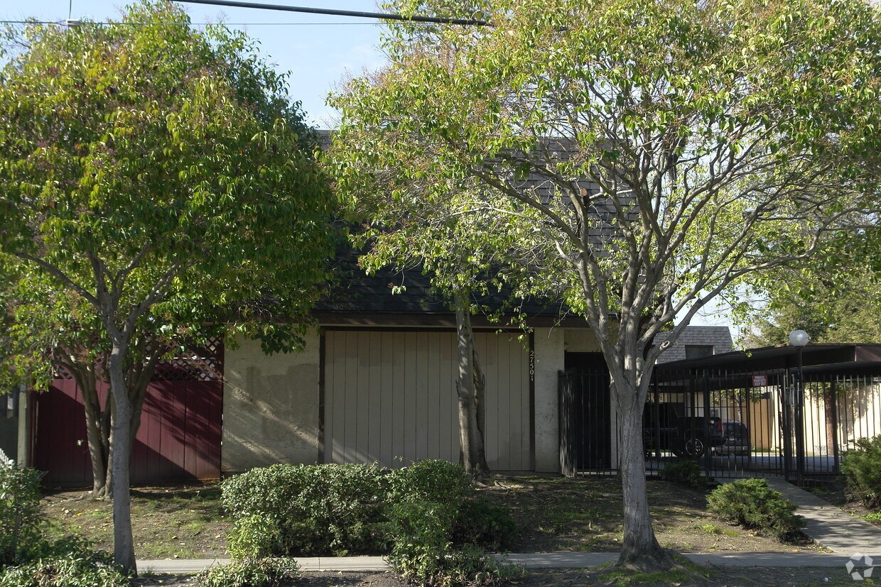 Building Photo - 27501 Huntwood Ave