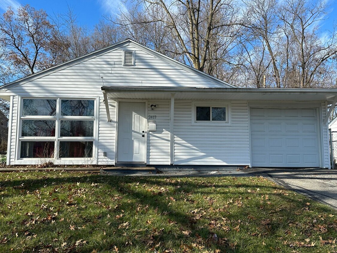 Foto principal - Quaint 3-Bed/1-Bath Haven: Columbus Comfort