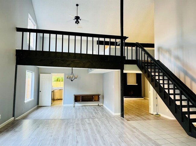 Building Photo - 7627 Candlegreen Ln