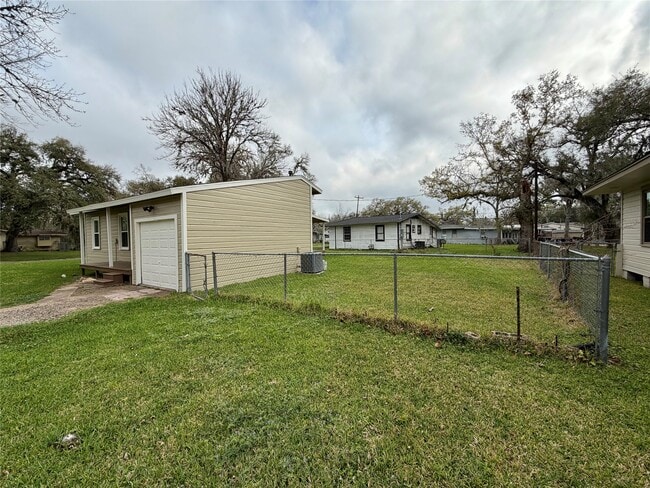 Foto del edificio - 234 Jasmine St