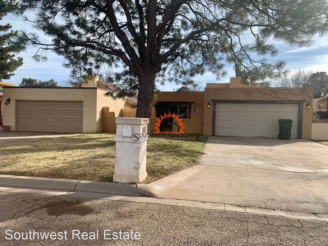 Foto principal - 3 br, 2 bath House - #45 Paseo Village