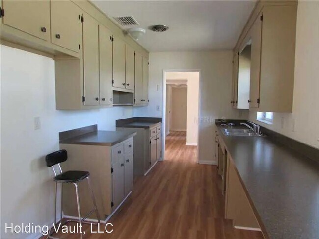 Building Photo - 3 br, 1.5 bath House - 712 Avenue L SE