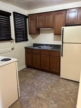 Building Photo - 1409 Woodlawn Ave