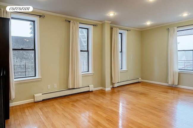 Building Photo - 206 E 124th St
