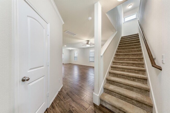 Building Photo - 608 Coffee Berry Dr