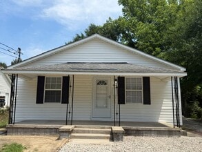 Building Photo - 536 Linwood Ave