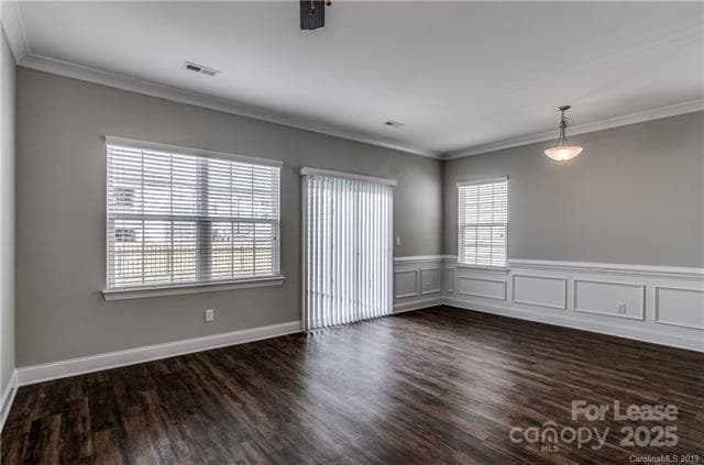 Foto del edificio - 325 Halton Crossing Dr SW