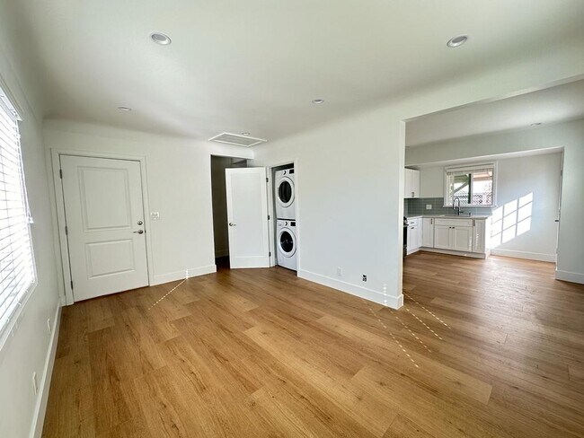 Building Photo - 2557 W Avenue 31
