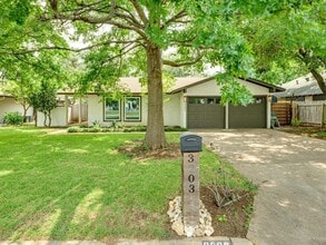Building Photo - 3203 Foster Ln