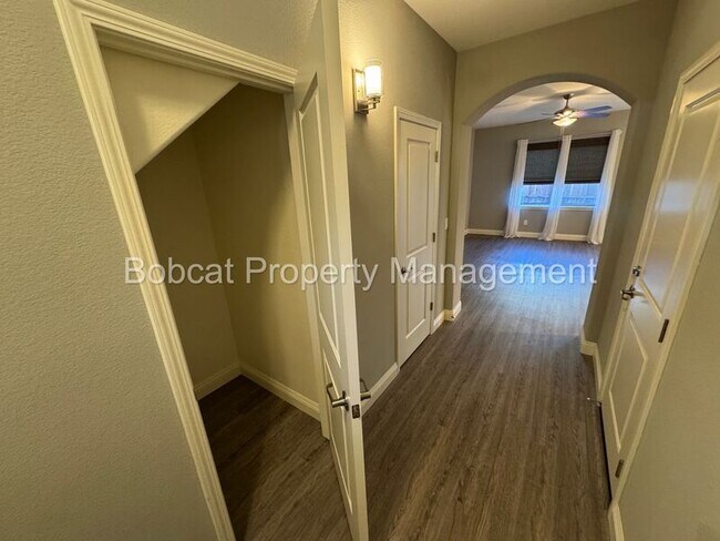 Foto del edificio - 1336 Saltern Dr