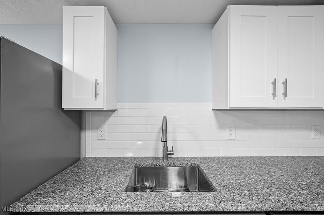 Foto del edificio - 1735 Merriman Rd