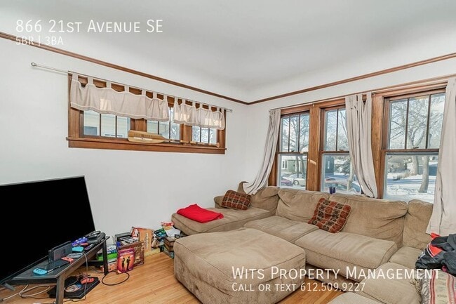 Foto del edificio - 866 21st Ave SE