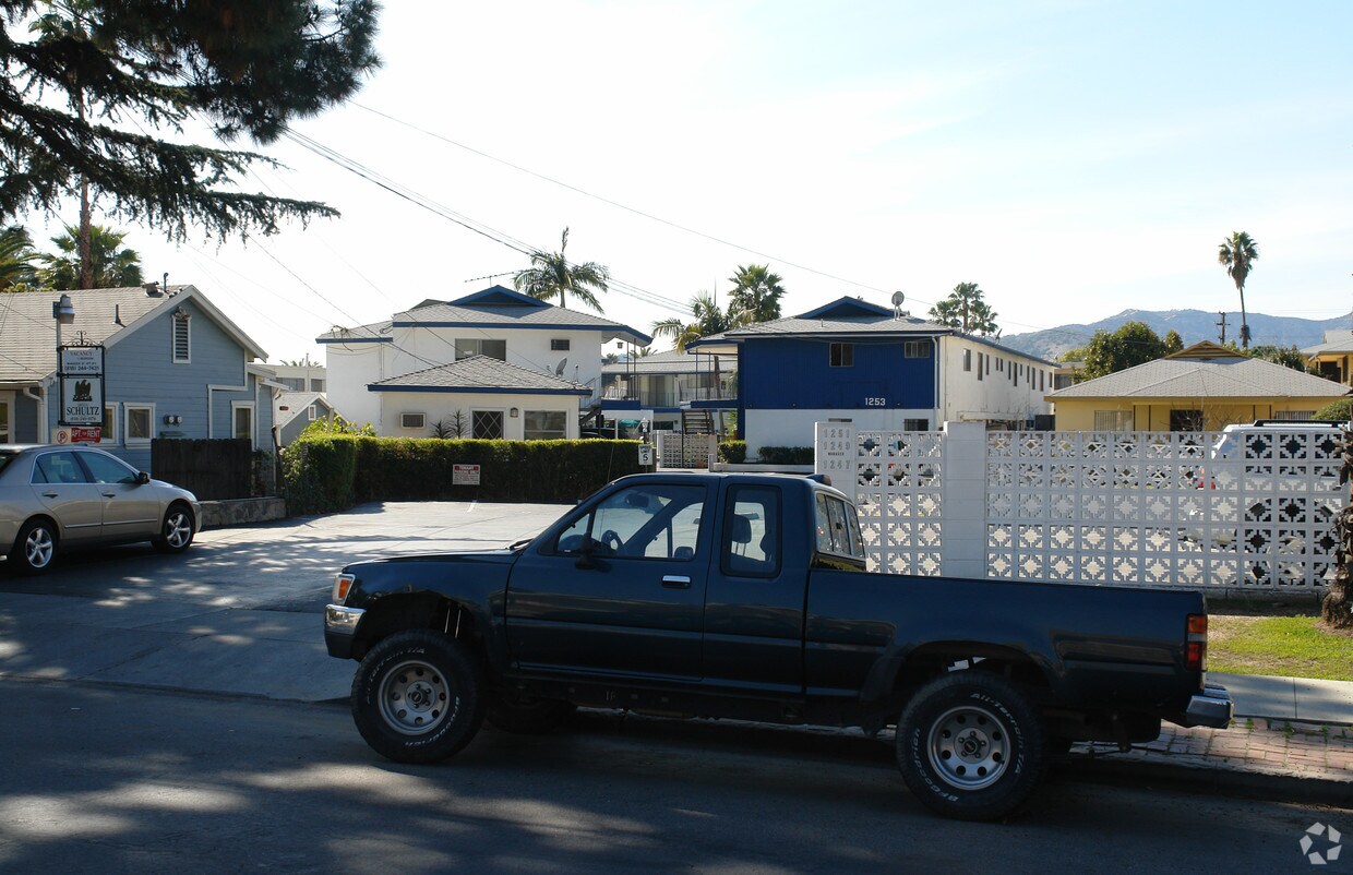 Building Photo - 1253 Boynton St