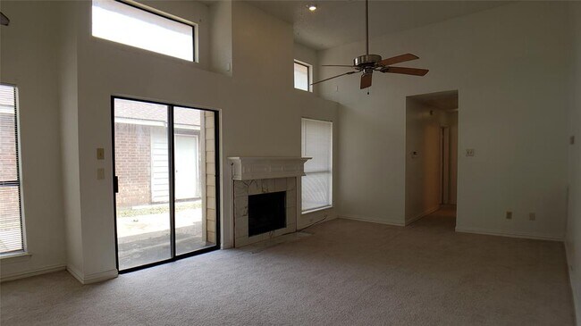 Building Photo - 2540 Winter Oak St
