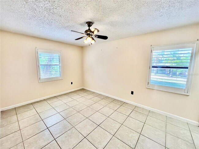 Building Photo - 631 N Orange Ave