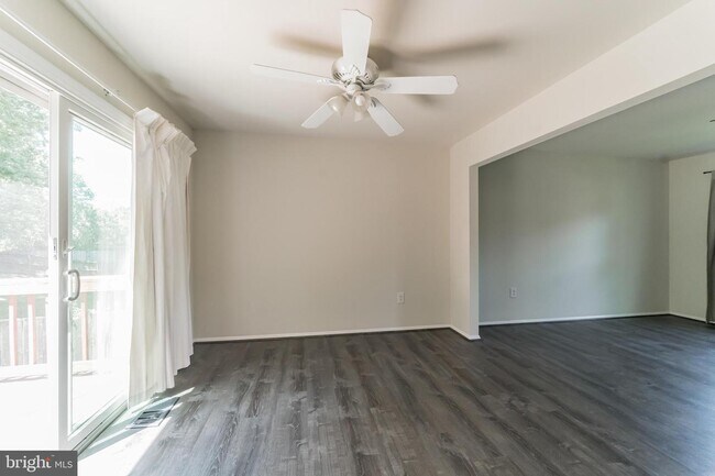 Building Photo - 12029 Stuart Ridge Dr