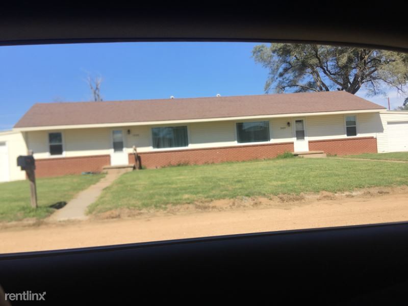 Primary Photo - 3 br, 1 bath Apartment - 1002 C st