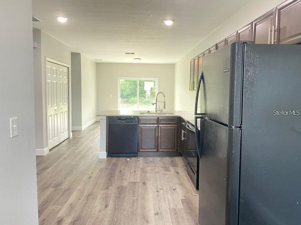 Building Photo - 778 Squirrel Ct