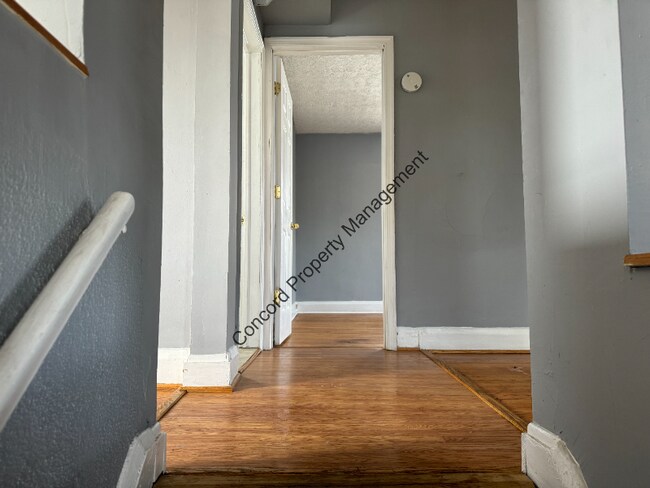 Foto del edificio - 3033 Hamilton Ave