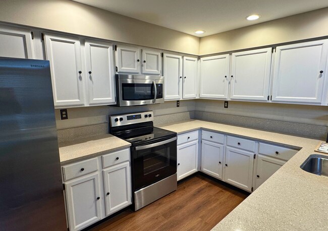 Foto del edificio - 3 Bed 3 Bath End Unit Townhome in Marsh Harbour Community of Downingtown