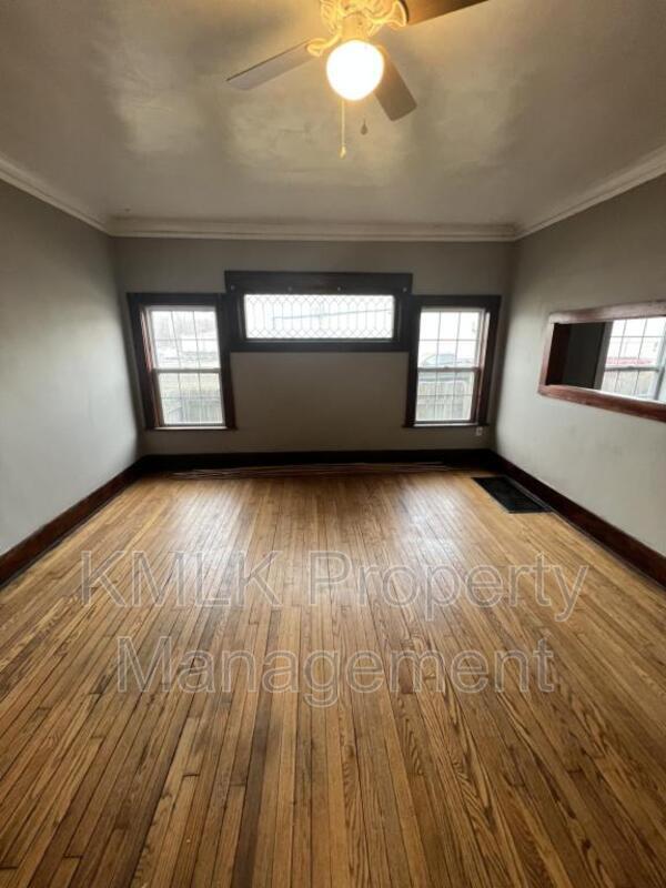 Foto del edificio - 190 Logan Ave NE