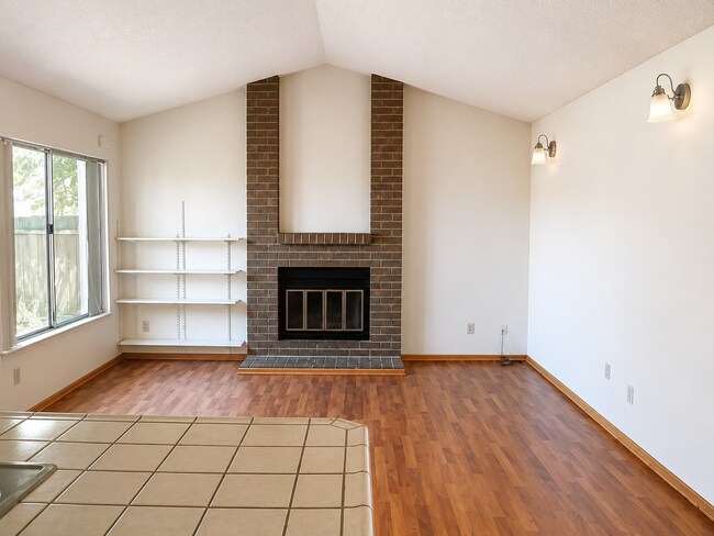 Foto del edificio - Home for Rent – Sacramento, CA (Antelope Rd)