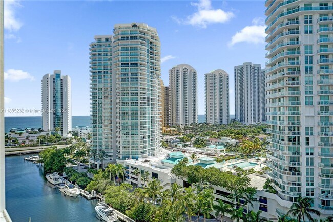Foto del edificio - 300 Sunny Isles Blvd