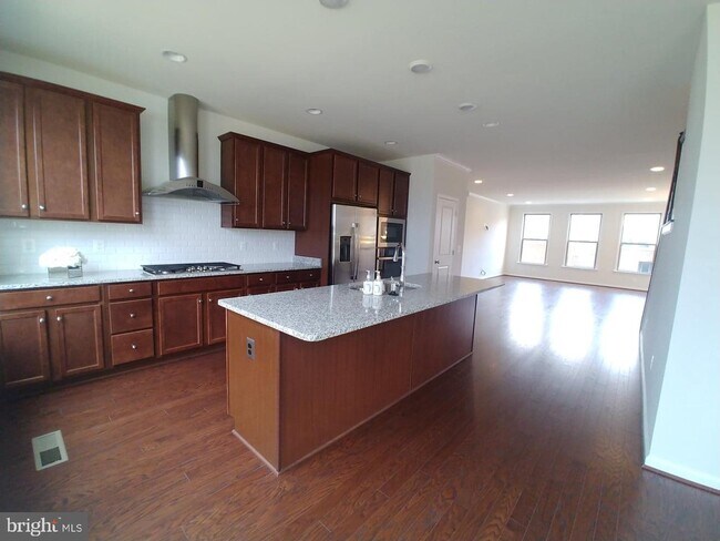 Building Photo - 42504 Dogwood Glen Square