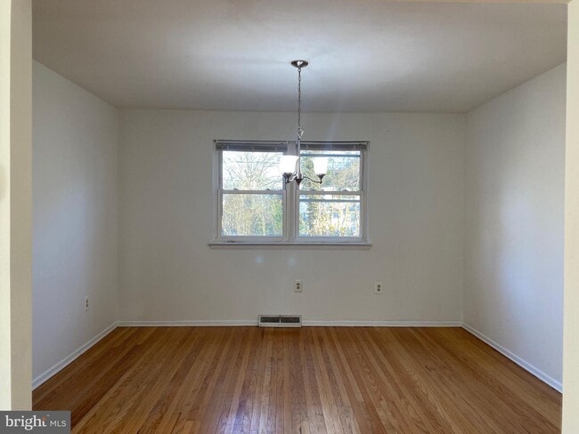 Building Photo - 721 Fiske Ln