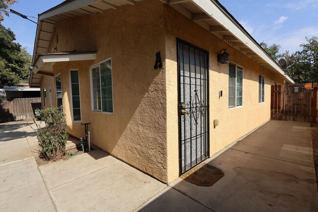 Foto del edificio - Spacious 3-Bedroom Duplex with Private Patio – Quiet North Bakersfield Location