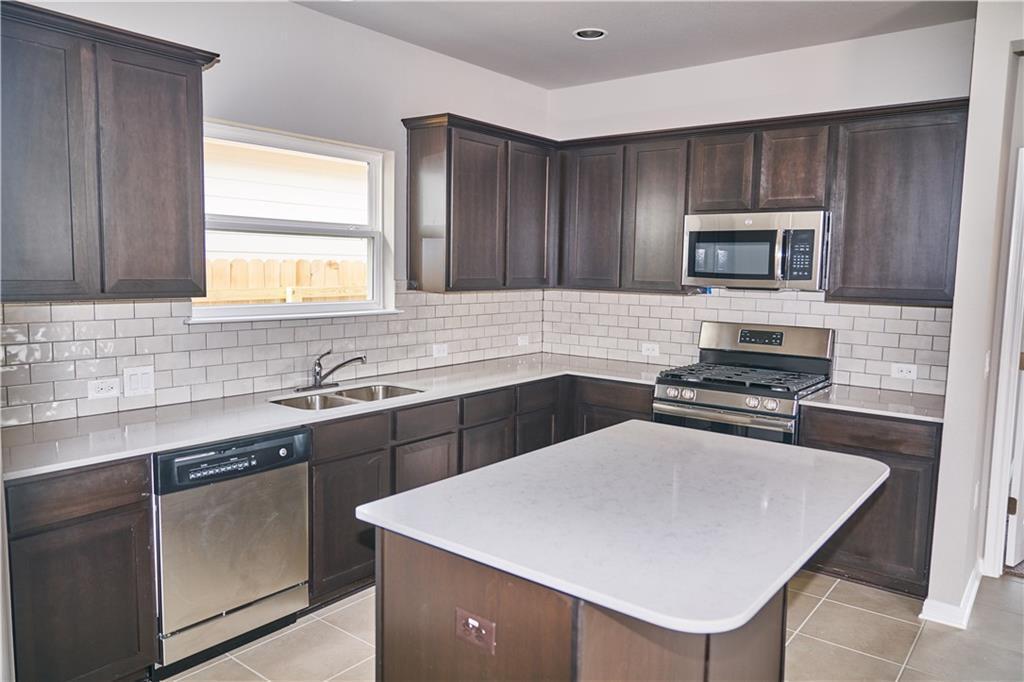 Primary Photo - 816 Durness Dr