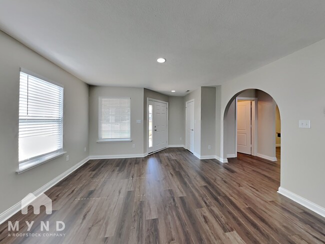 Building Photo - 618 Albermarle Dr