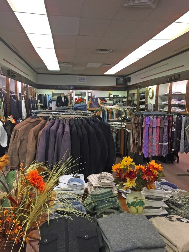 Retail Store - 10 E Washington Ave